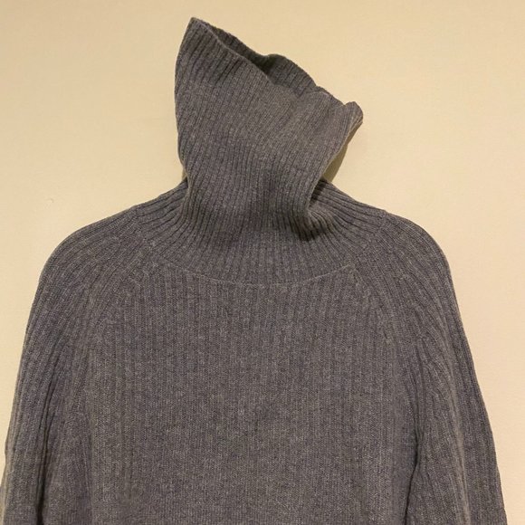Pura Cashmere Stone Grey Turtleneck Sweater Size Medium NWT - Picture 3 of 9